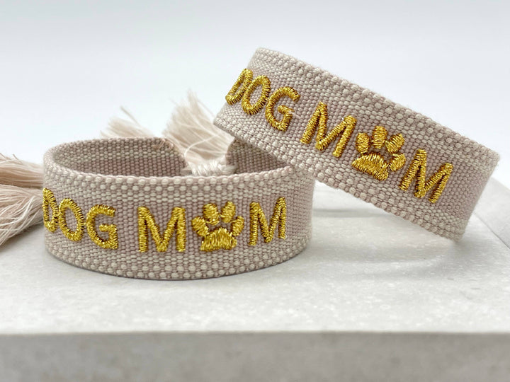 DOG MOM Statement Armband gewebt, bestickt