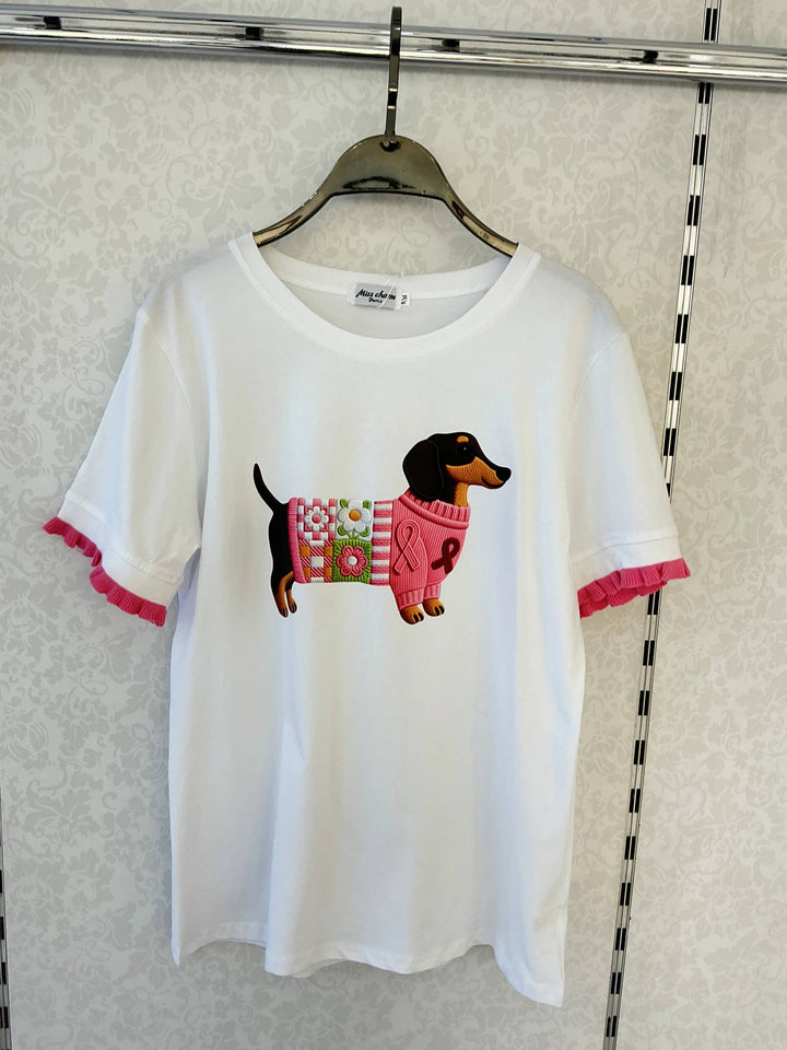 Weißes T-Shirt mit Rüschen – Dackel im Pullover [Z8535]