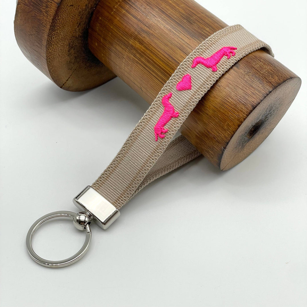 DACKEL Schlüsselanhänger Keychain bestickt