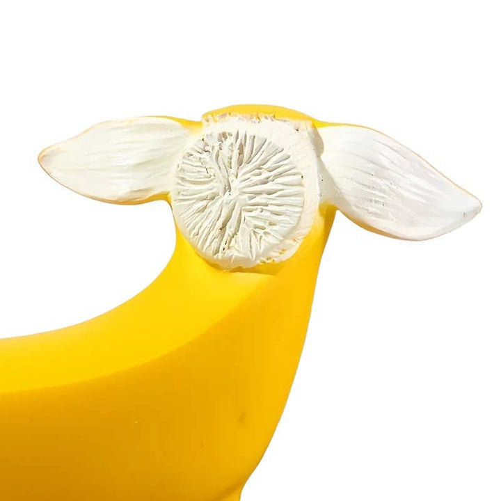 Kreative Dackel-Figur in Bananen-Design