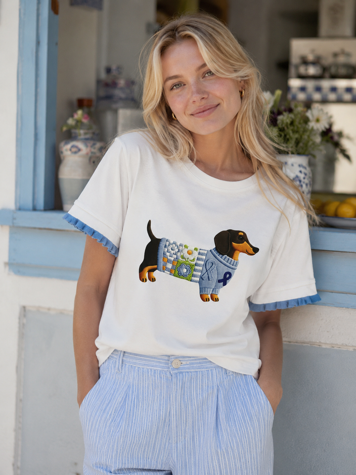 Weißes T-Shirt mit Rüschen – Dackel im Pullover [Z8535]