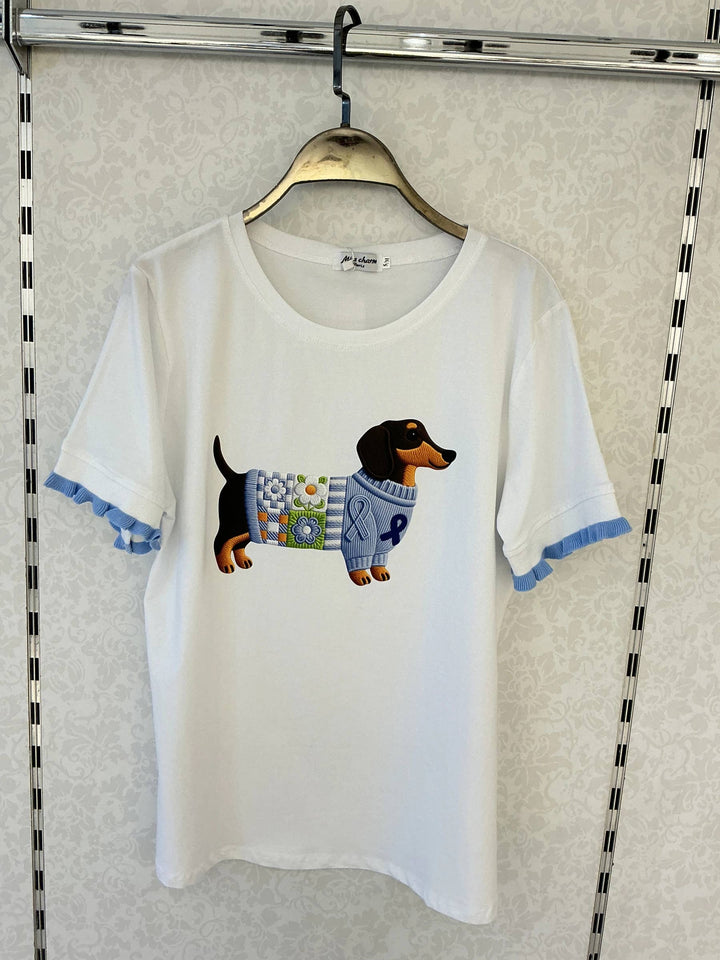 Weißes T-Shirt mit Rüschen – Dackel im Pullover [Z8535]