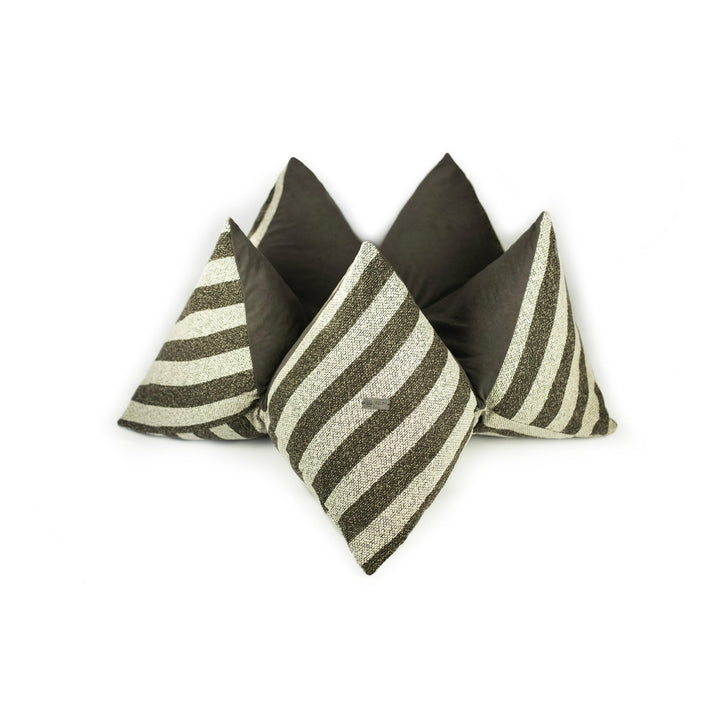 Stripe Affair – Original Hauptansicht Miss Moo Zuschnitt