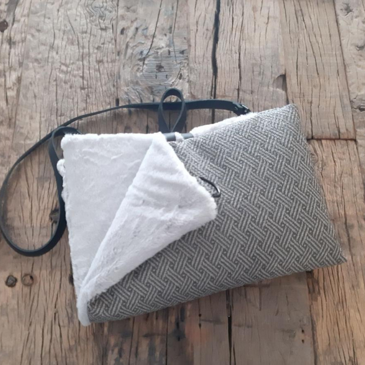 FLUM Travel Blankets